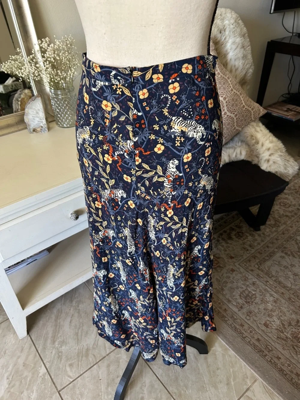 NWT urban outfitters novelty floral tiger animal printed midi flowy skirt S - Picture 5 of 11